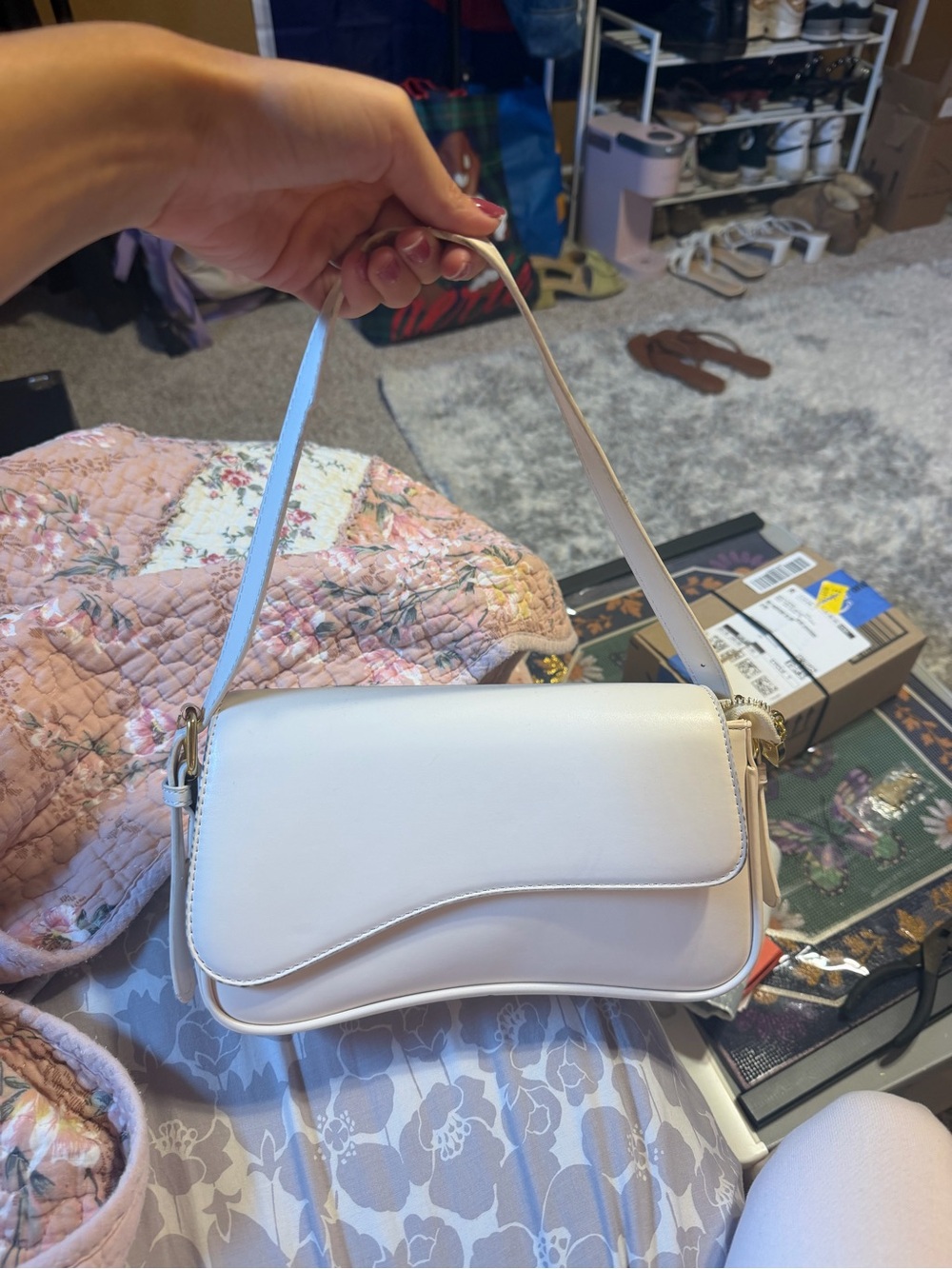 Elegant White Shoulder Bag – Minimal Curved Flap